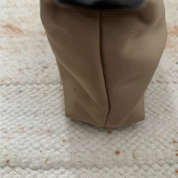 Polo Ralph Lauren Beige Wristlet Pouch Beige Leather Women's Cosmetic Bag - Picture 3 of 11